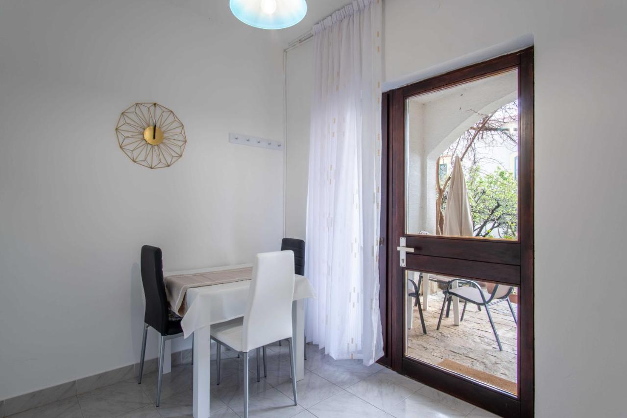 Ostaric Daire Mandre Dış mekan fotoğraf